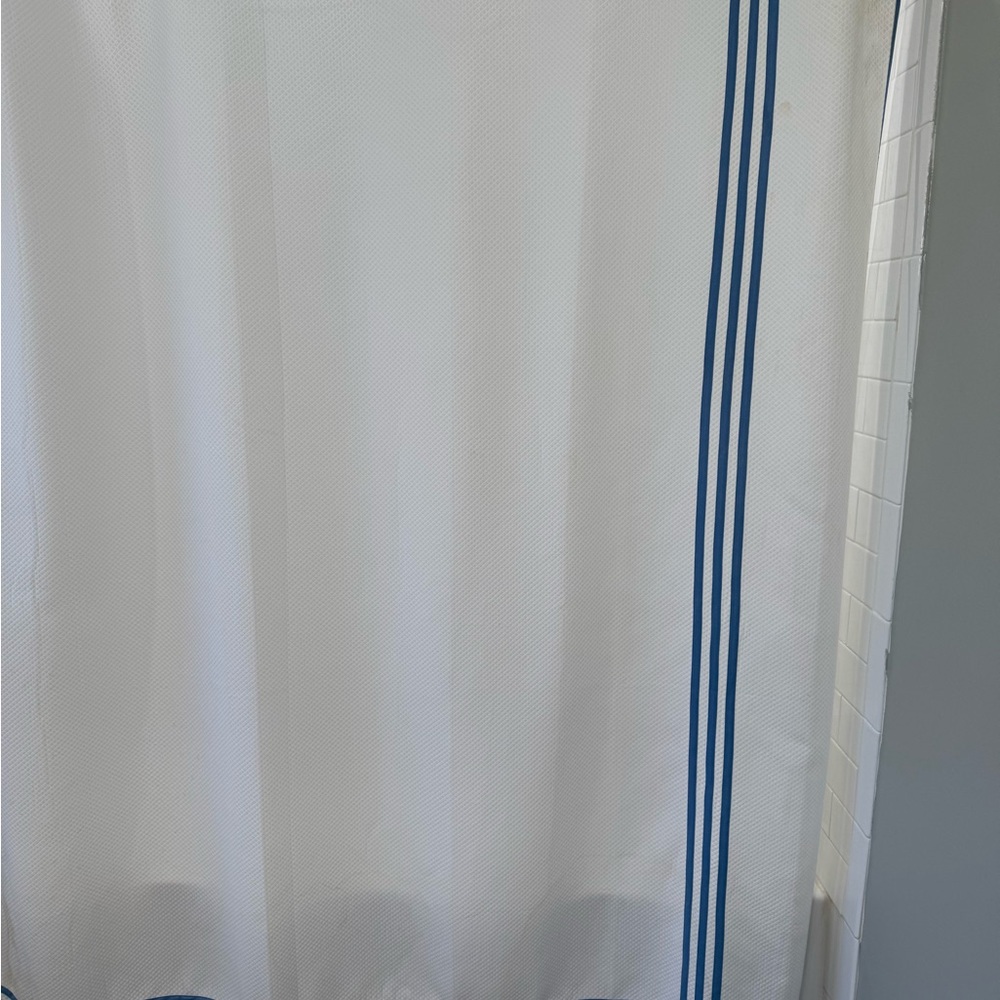 Matouk Newport Shower Curtain in Sea